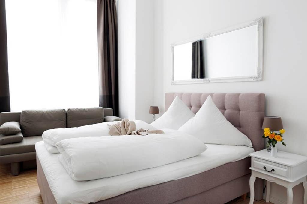 Sc 06 By Rockchair Apartments L Superhost Status L 4 Bedrooms Boxspringbeds 2 Bathrooms Balcony Elevator - Cozy Family & Business Flair Welcomes You! ベルリン エクステリア 写真