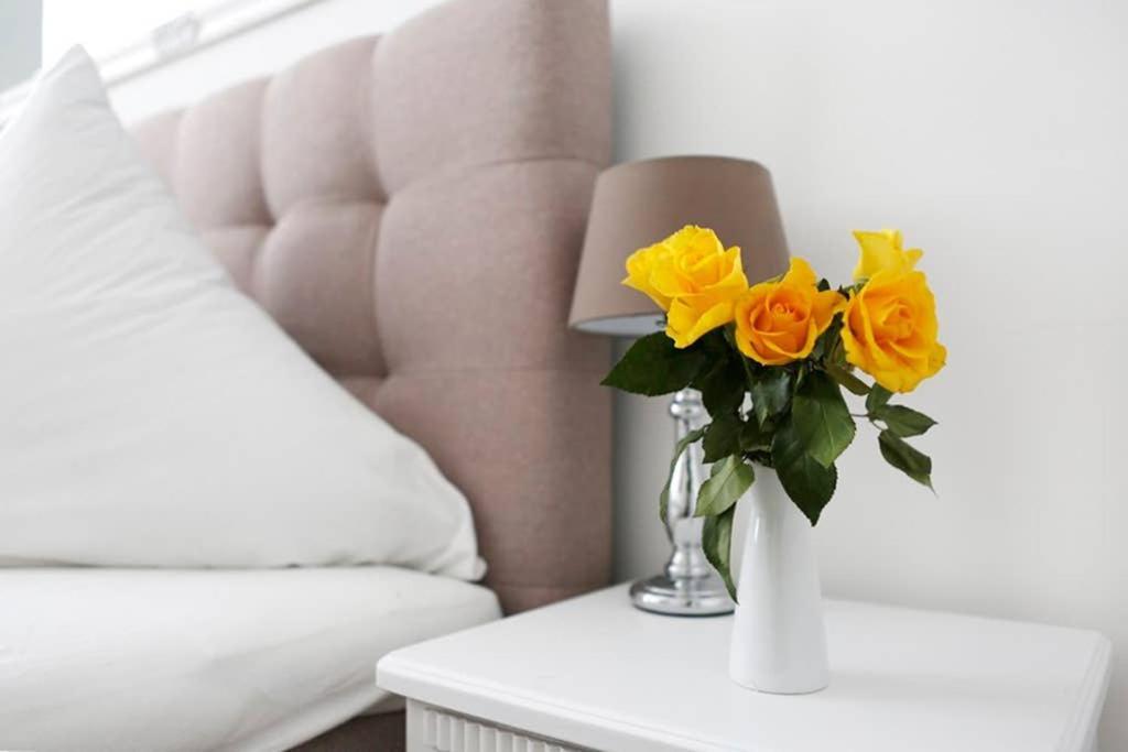 Sc 06 By Rockchair Apartments L Superhost Status L 4 Bedrooms Boxspringbeds 2 Bathrooms Balcony Elevator - Cozy Family & Business Flair Welcomes You! ベルリン エクステリア 写真