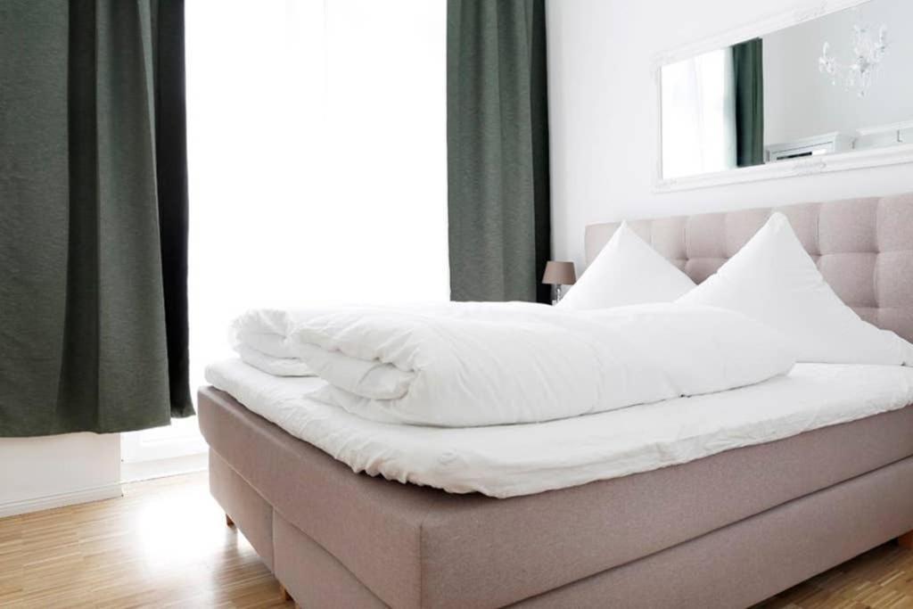 Sc 06 By Rockchair Apartments L Superhost Status L 4 Bedrooms Boxspringbeds 2 Bathrooms Balcony Elevator - Cozy Family & Business Flair Welcomes You! ベルリン エクステリア 写真