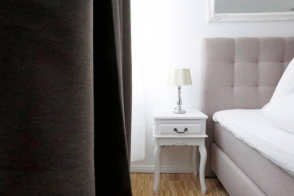 Sc 06 By Rockchair Apartments L Superhost Status L 4 Bedrooms Boxspringbeds 2 Bathrooms Balcony Elevator - Cozy Family & Business Flair Welcomes You! ベルリン エクステリア 写真