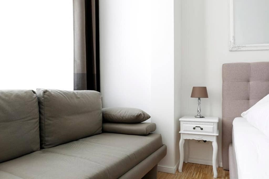 Sc 06 By Rockchair Apartments L Superhost Status L 4 Bedrooms Boxspringbeds 2 Bathrooms Balcony Elevator - Cozy Family & Business Flair Welcomes You! ベルリン エクステリア 写真